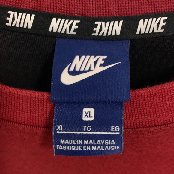 BOYS XL Red NIKE Pullover - Picture 3 of 4